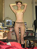Teens flashes her pantyhose